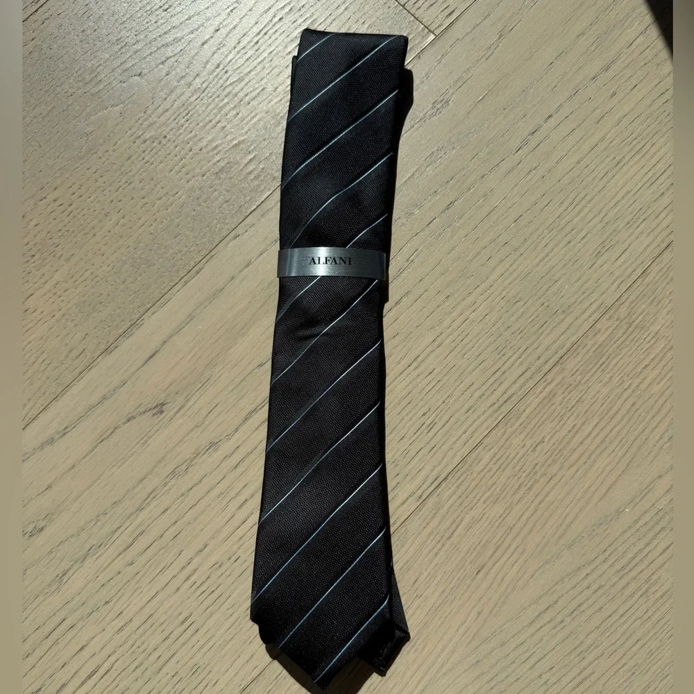 NWT Alfani Clarkson Stripe Black and Blue Men's Tie